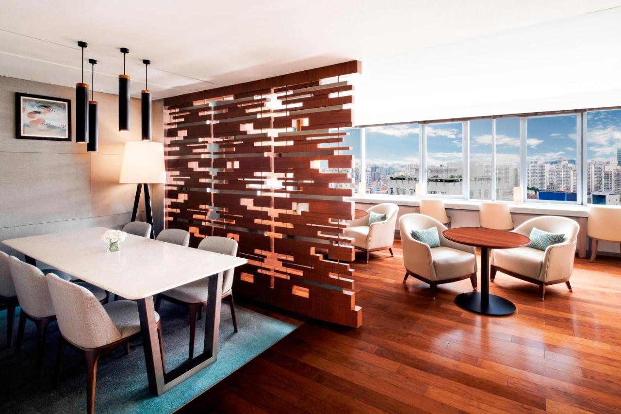 Courtyard By Marriott Seoul Times Square Hotel Buitenkant foto