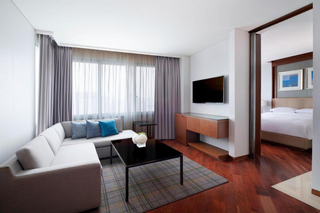 Courtyard By Marriott Seoul Times Square Hotel Buitenkant foto