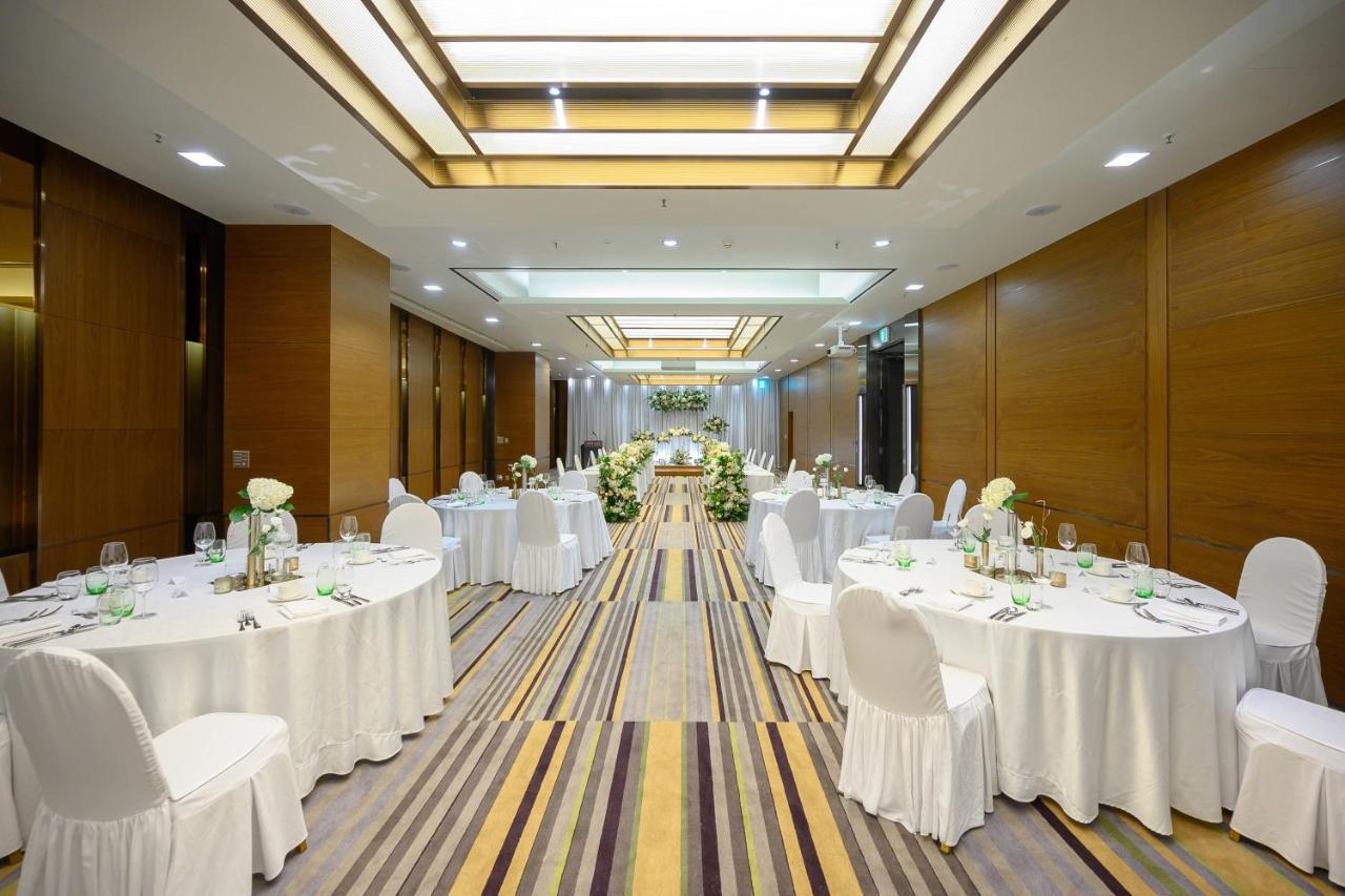 Courtyard By Marriott Seoul Times Square Hotel Buitenkant foto