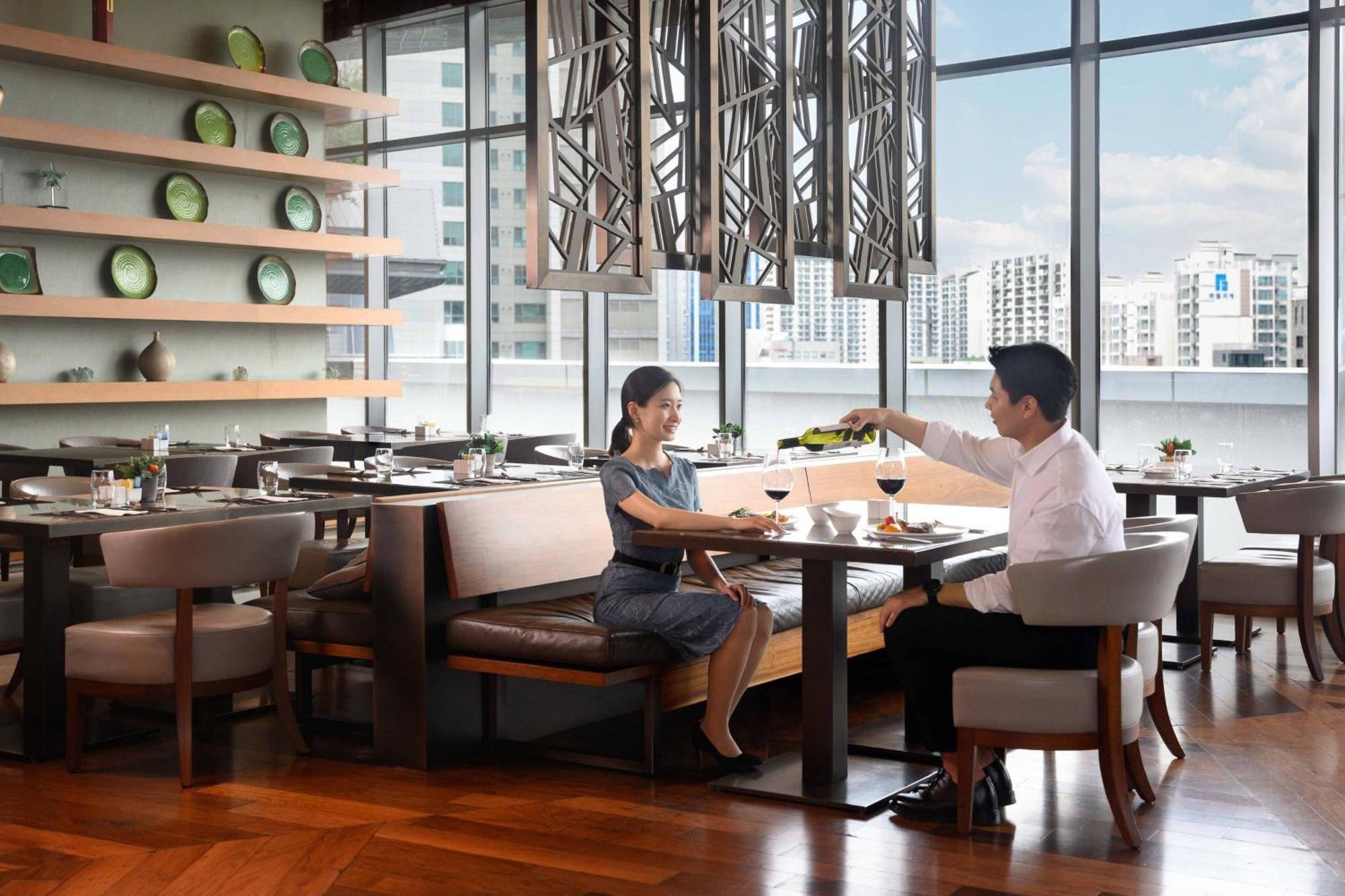 Courtyard By Marriott Seoul Times Square Hotel Buitenkant foto
